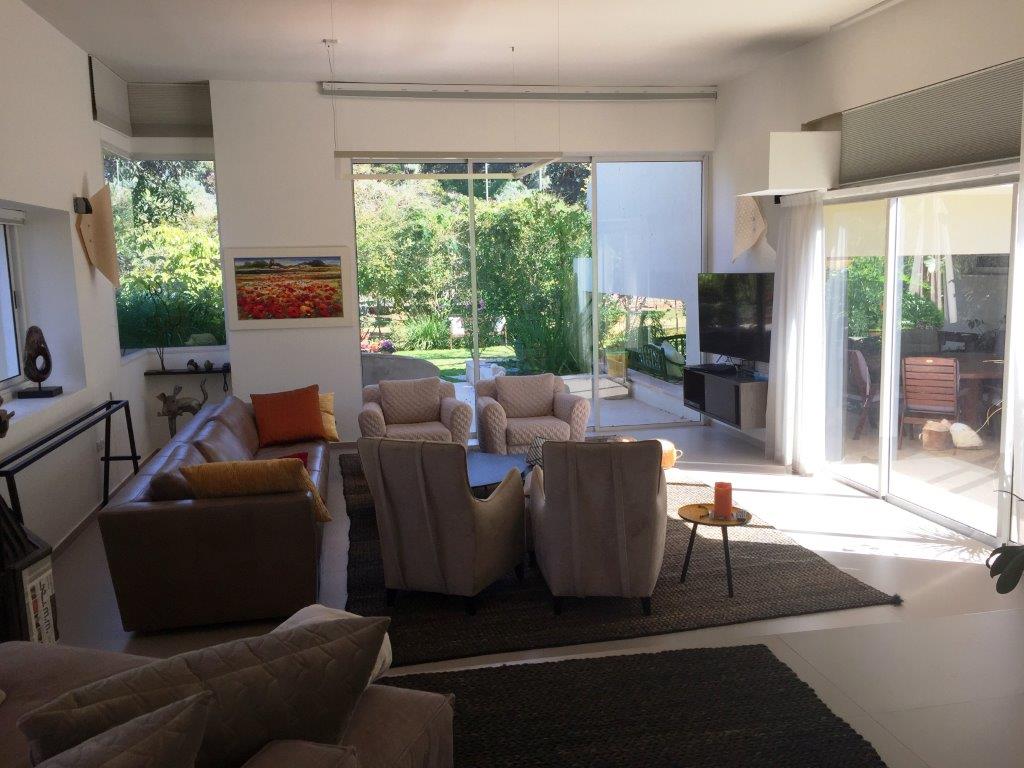 Villa for sale in Savyon